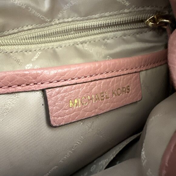 Michael Kors Riley Pebbled Leather Backpack Pink DW main image 4